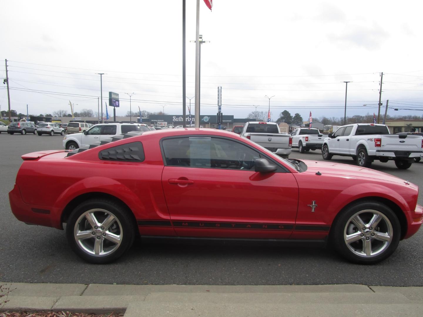 2008 RED Ford Mustang V6 Deluxe Coupe (1ZVHT80N085) with an 4.0L V6 SOHC 12V engine, located at 1814 Albert Pike Road, Hot Springs, AR, 71913, (501) 623-1717, 34.494228, -93.094070 - Photo#2